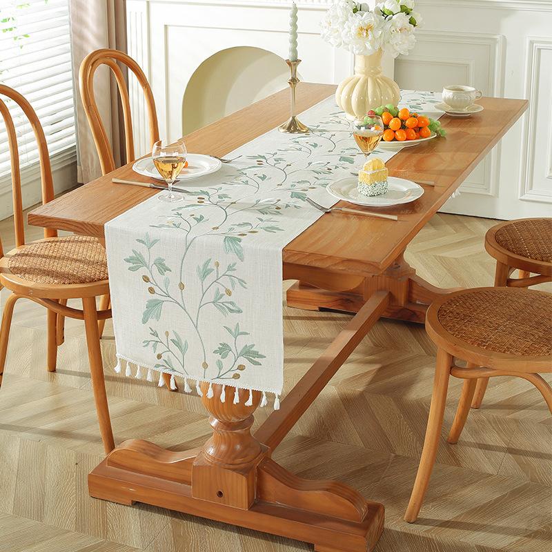 

Прапор для столу з вишивкою. Льняна скатертина. Китиця. Журнальний столик. Доріжка для столу. Довгий стіл. Тканина для декору. 35*120cm