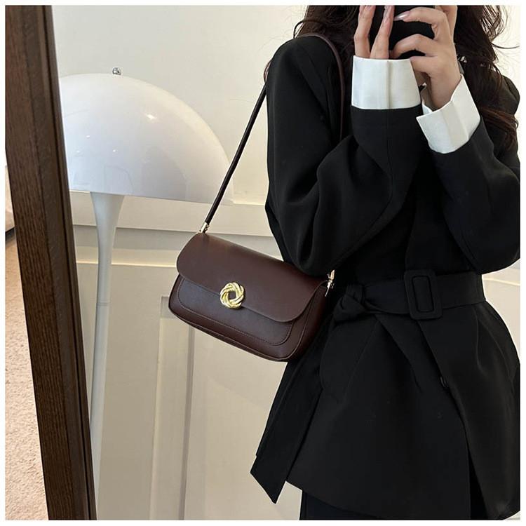 Small Retro Shoulder Bag 2023 Winter New Fashion Street Style Crossbody Bag