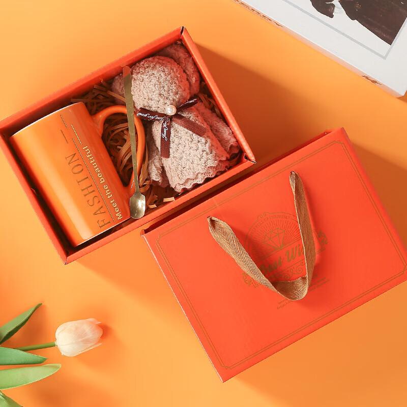 Qihang Yaju Ceramic Mug & Towel Gift Set