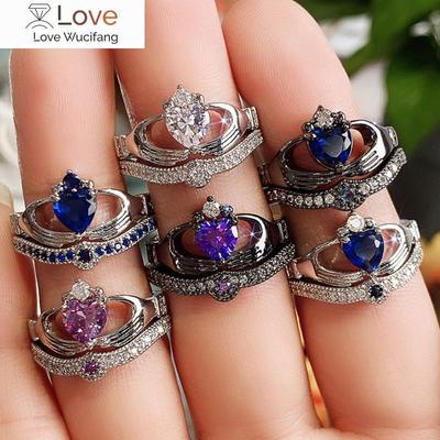 Delicate Female Finger Rings with Exquisite Hands Holding Love Design Bright Crystal CZ Accessories Aesthetic Trendy Gift