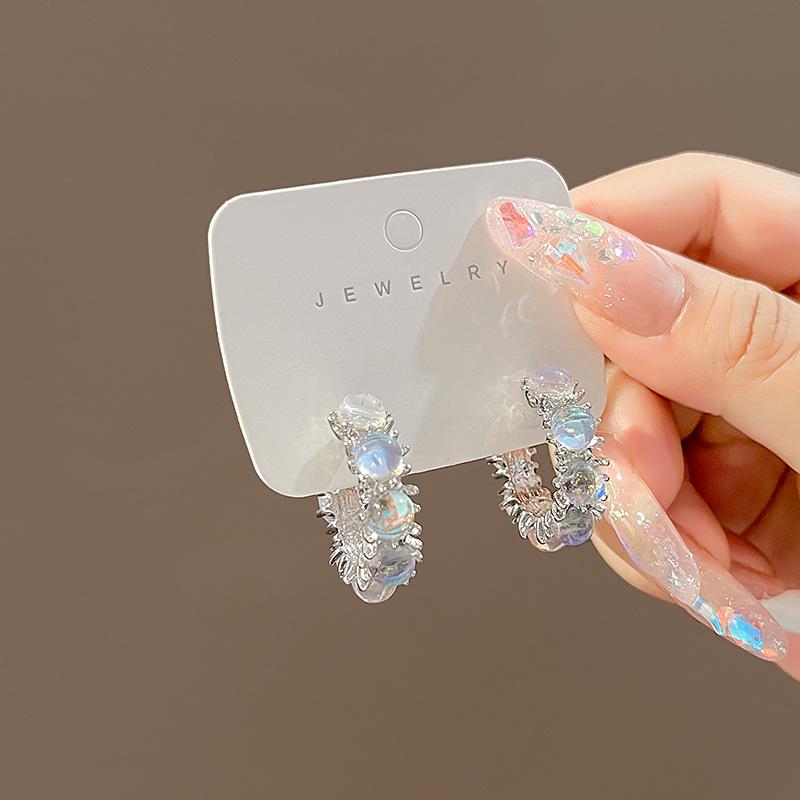 

Silver Needle Luxury Zircon C-Shaped Circle Earrings – Elegant & Stylish for Women