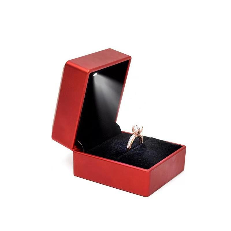 1 Pcs LED Jewelry Ring Box Luxury Rubber Jewelry Display Gifts Storage Case For Wedding Engagement Proposal Anniversary Boxes