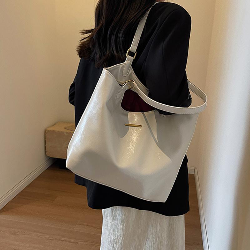 Designer Shoulder Bags for Women Large Capacity Tote Bag Winter Vintage Solid Color Zipper Travel Retro Handbag Purse CLE