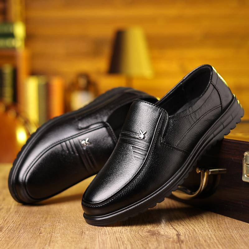2025 New Men's Fashion Casual Leather Shoes Soft-soled Soft-sided Doudou Shoes Flat-soled Dad Shoes Manufacturer 2025 Spot