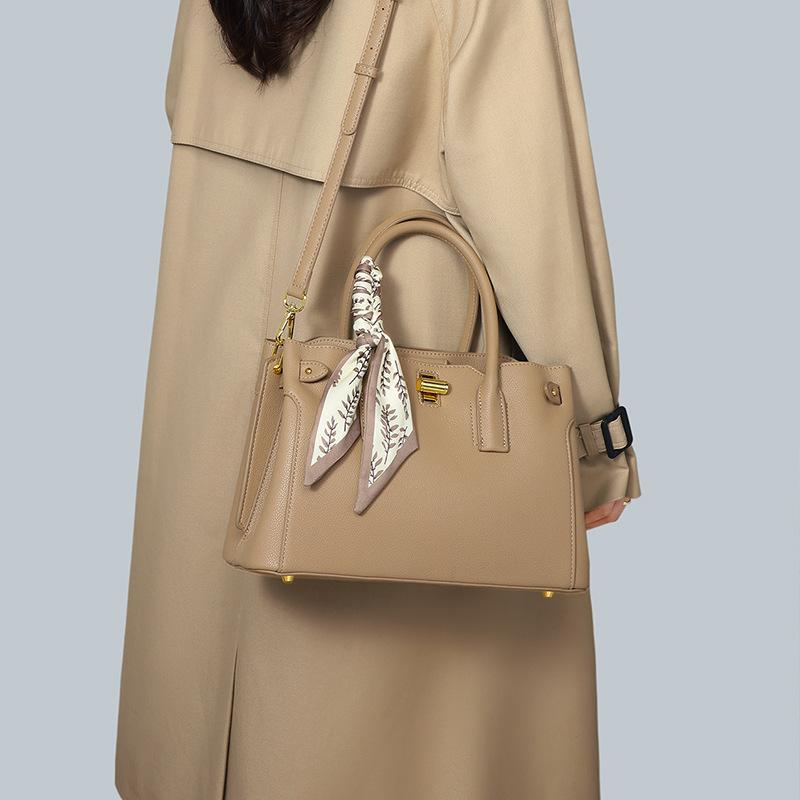 2025 New Autumn Winter Fashion Versatile Women's Bag Crossbody Elegant Mom Bag Large Capacity Shoulder Handbag
