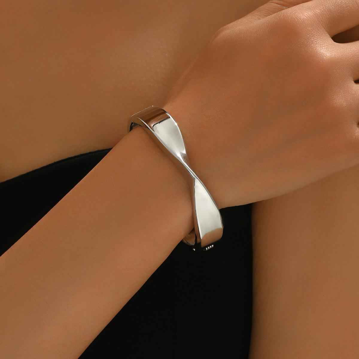 Популярный женский браслет геометрический нишевый дизайн гладкая поверхность металлический браслет универсальное высококлассное украшение