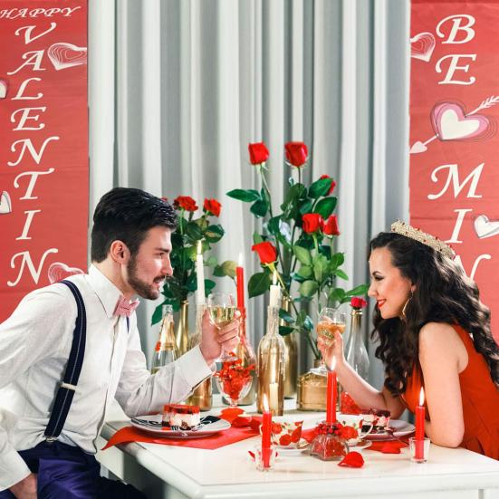 1 Pair Valentine's Day Couplet Welcome Signs Eye-catching Hanging Porch Sign for