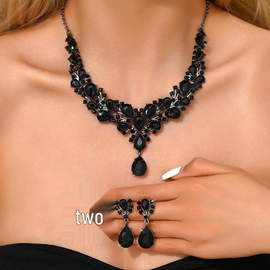 European-American Retro Jewelry Set: Exaggerated Alloy Rhinestone Earrings, Necklace & Bracelet