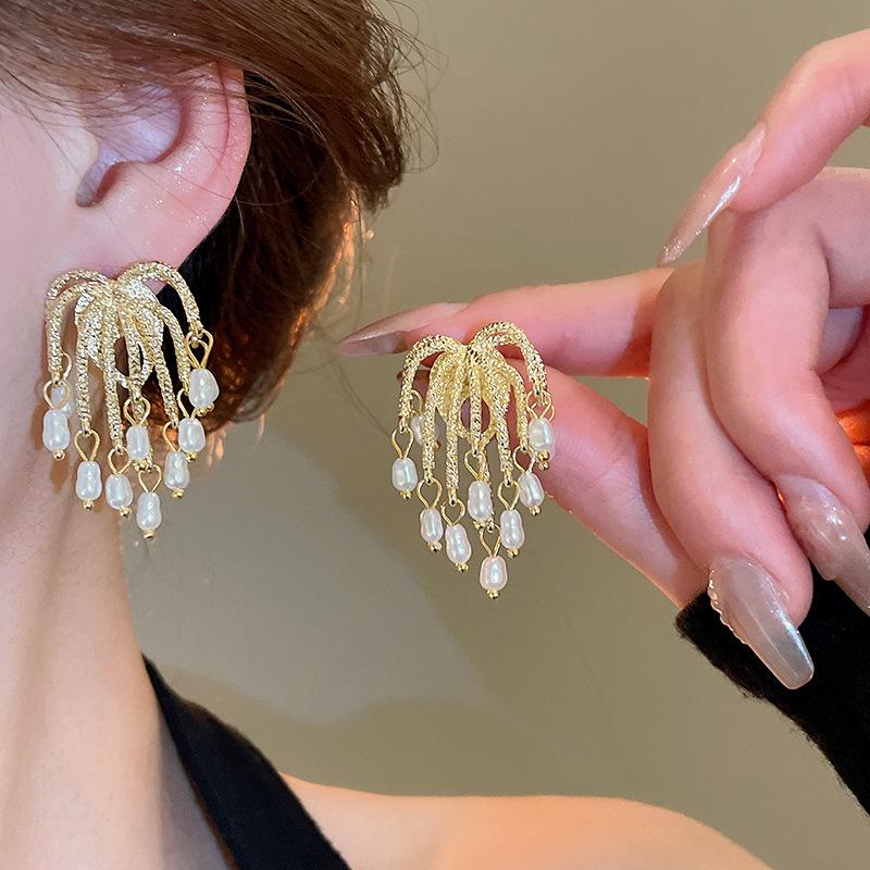 

Геометрические серьги с серебряными иглами, стразами и жемчугом - Элегантный французский ретро-стиль