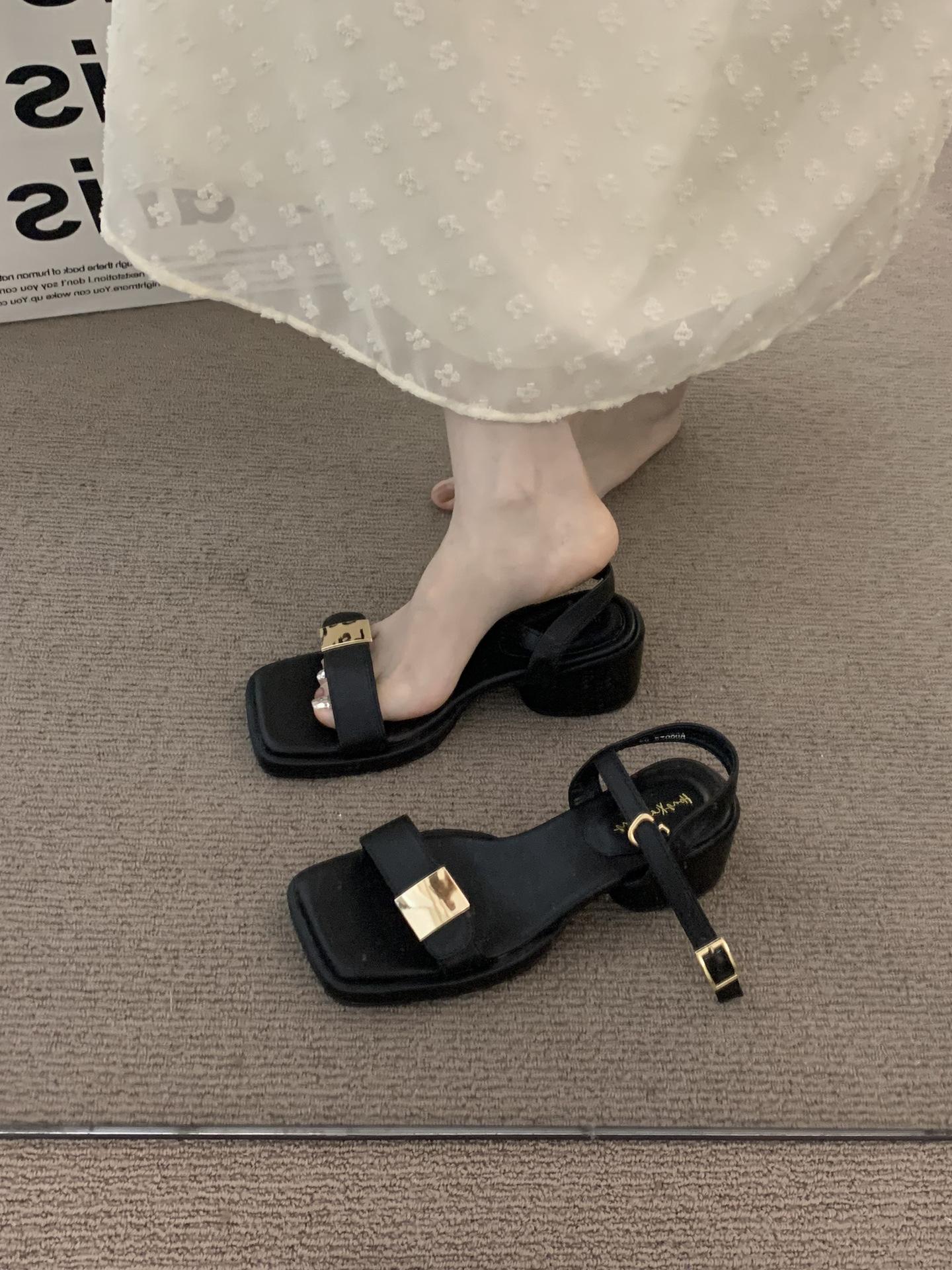 

Coarse heel red temperament sandals fairy shoes 2025 summer French niche with skirt Roman high heels 39