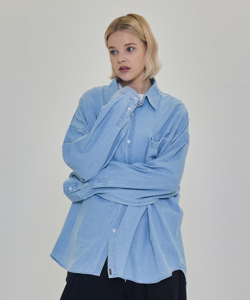 CARGOBROS FOR WOMAN Oversized Rolling Denim Shirt (Light Blue)
