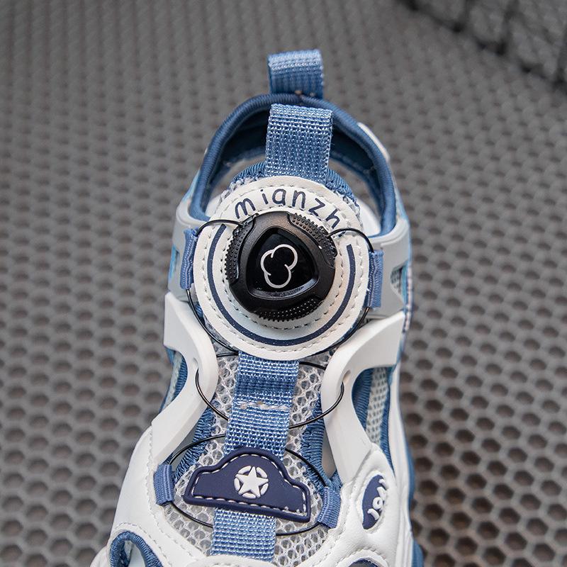 2025 Sommer neue Kindersandalen weiche Sohle atmungsaktiv rutschfest verschleißfest Strandschuhe drehbare Knopfschuhe ab einem Stück