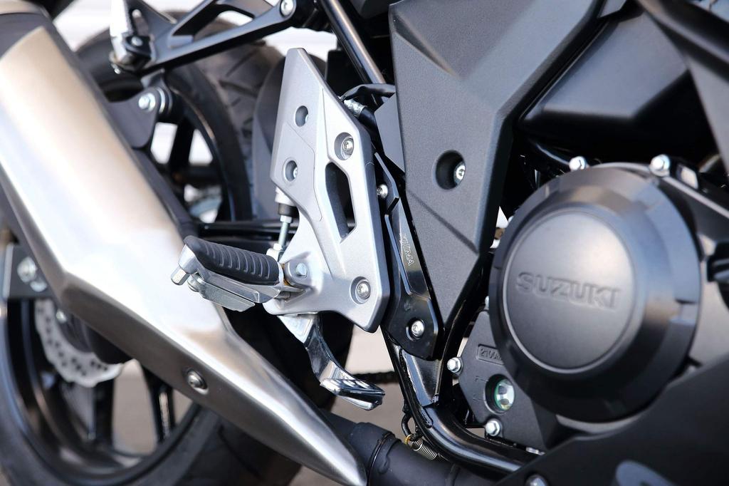 Kijima Bike Parts Step Step Up Halterung GSX250R Schwarz Eloxiert (2BK-DN11A) 213-4385