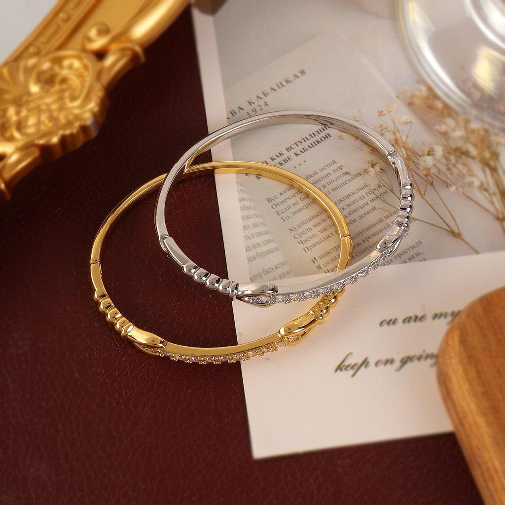 Gold-Plated Copper Zircon Double Knot Bracelet – Personalized Luxury Accessory