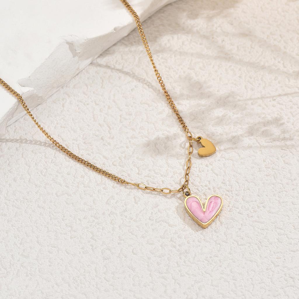 New hot-selling necklace women, simple and versatile, high-end sense of love, drip oil collarbone chain, niche light luxury item decoration