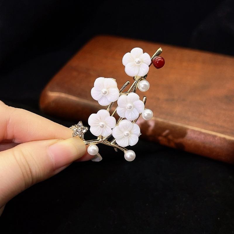 Plum Blossom Pin - High-end Pin for Women, Rarely Seen Brooch, Retro Pin for Ladies