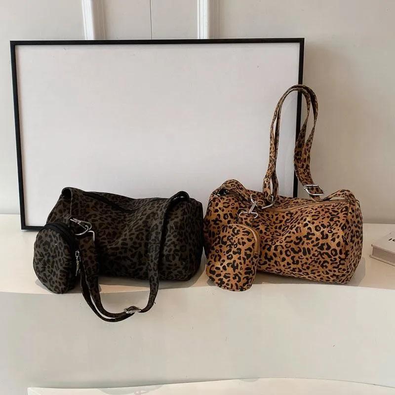 Sac Bandoulière Léger Tendance en Toile Imprimé Léopard pour Femme, Sac Versatile pour le Quotidien, Sac Sous le Bras