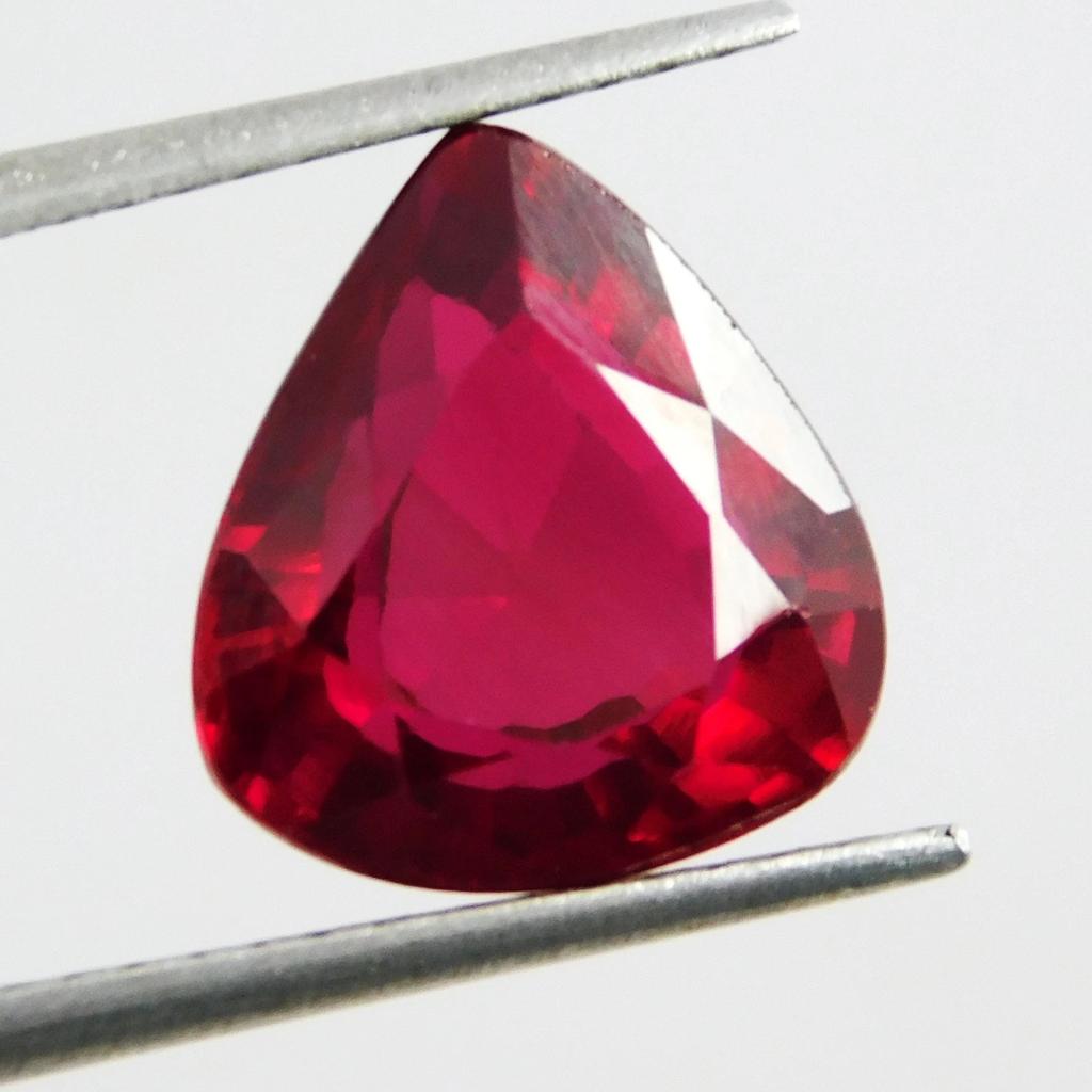 Natural 5.80 Ct Pigeon Blood Red Ruby Mozambique Loose Gemstone Certified
