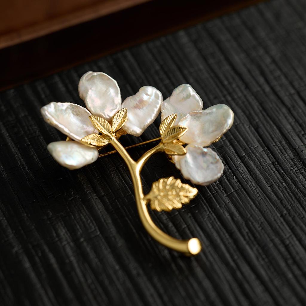 Moon Blossom Baroque Pearl Brooch: Retro Plant-Inspired Luxury Accessory Gift
