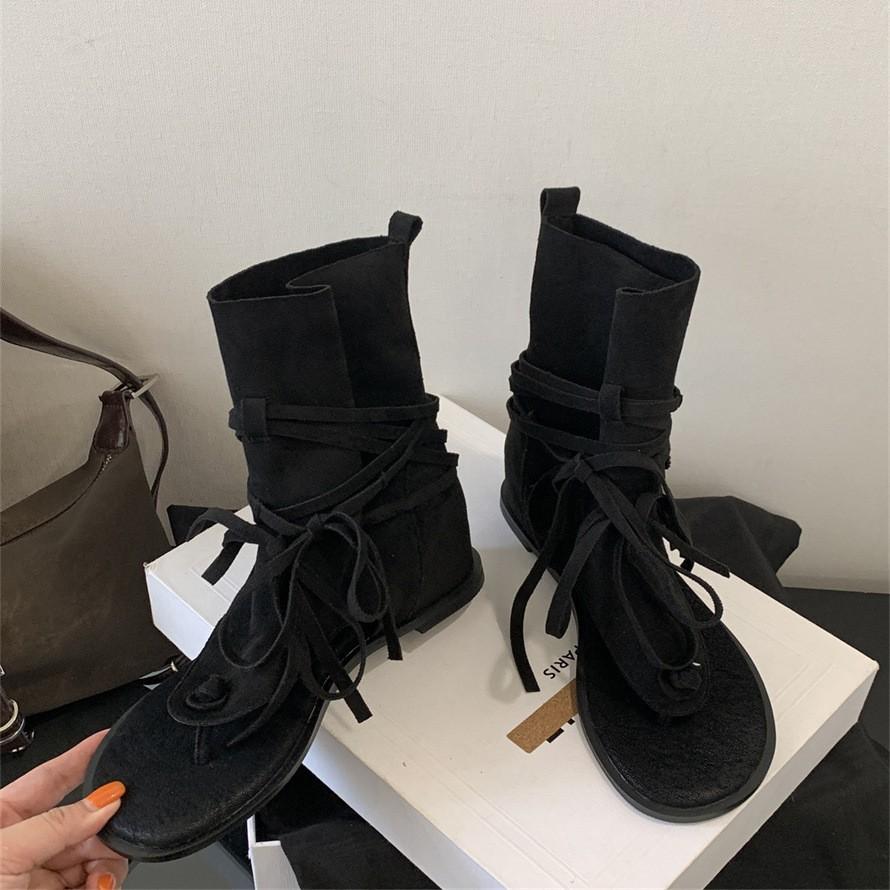 2025 neue Sommer vielseitige offene coole Stiefel Westernstiefel Retro-Riemen Römerschuhe Fischgräten-Innenfutter plus Zehensandalen