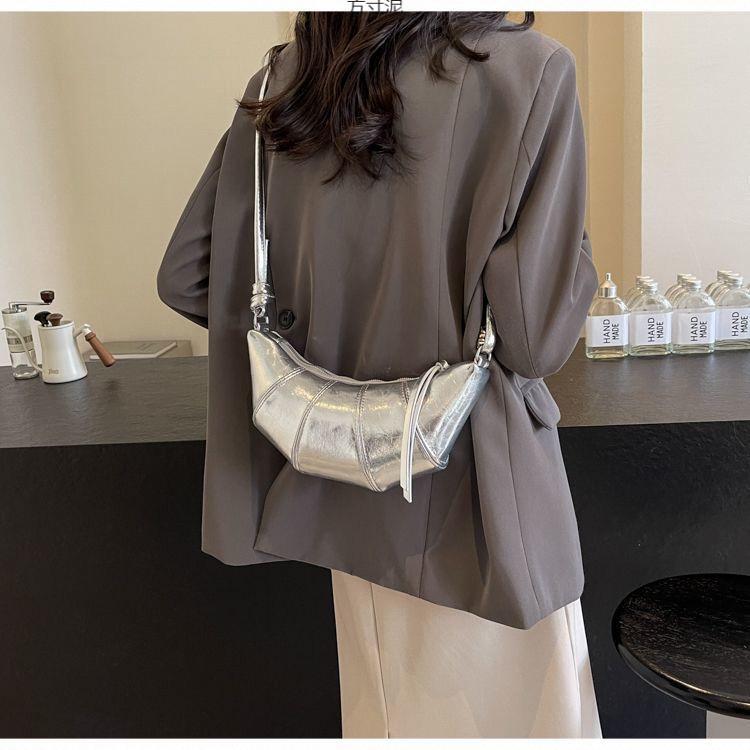 Niche Croissant Summer Women's Casual Simple Crossbody Bag for Daily Commute