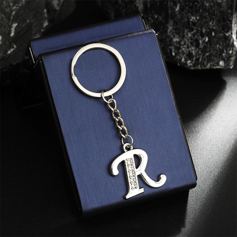 Porte-clés Mode Alphabet A-Z Charms Lettre Tendance Créatif Porte-clés 26 Initiales Pendentif Accessoires de Décoration de Sac à Dos Cadeau