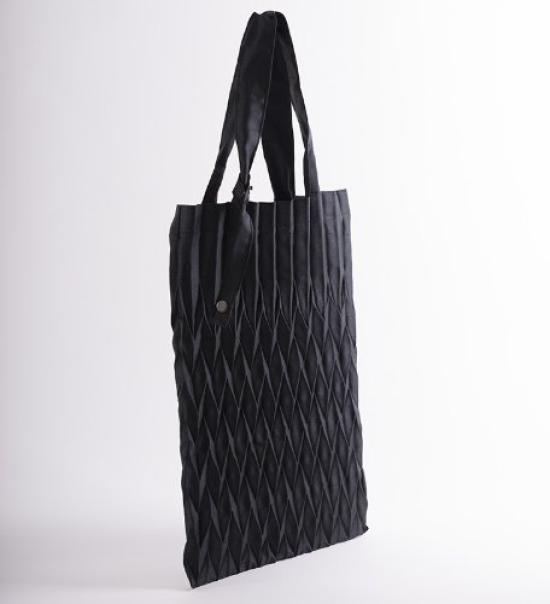 Aurora Japanese-made Pleated Sub Bag, Size 32, A4 Size, Eco Bag (Seragi Black)