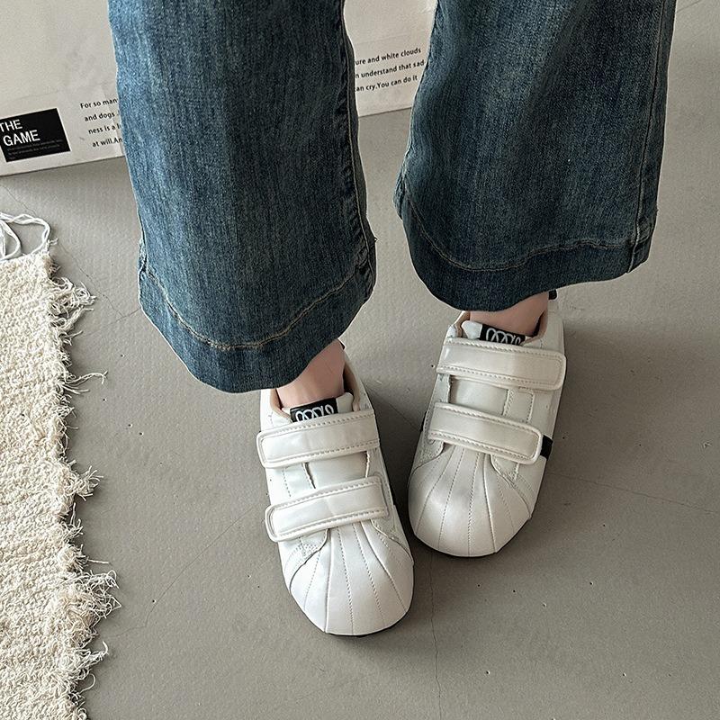 Fashion Women's Fashion Versatile Low Top Casual Single Shoes 2025 Autumn New Interior Height Increasing Comfortable Non Retro Sneakers