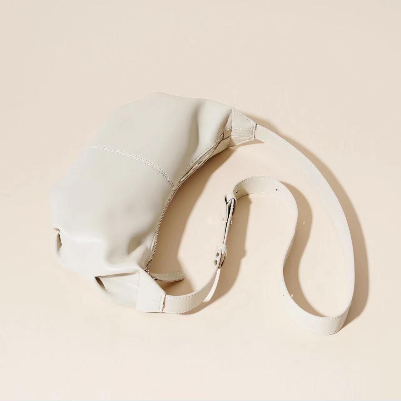 

Новый продукт, высококачественная повседневная сумка-облако из искусственной кожи 2024 года, новая модная универсальная сумка через плечо, модная сумка-мессенджер белый