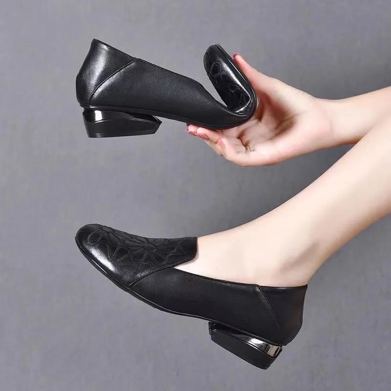 women cute round toe black light weight floral pattern spring silp on square heel shoes lady casual brown shoes ab497