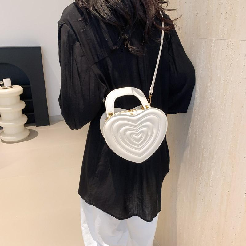 2024 Spring/Summer Women's Heart-Shaped Candy Color Handbag: Sweet & Fashionable Small Bag