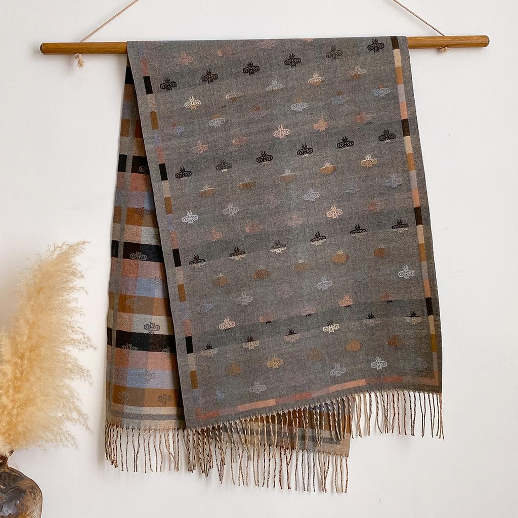 New Design Little Bee Pattern Scarves for Women Warm Winter Pashmina Print Scarf Shawl Female Thick Blanket Wraps Foulard