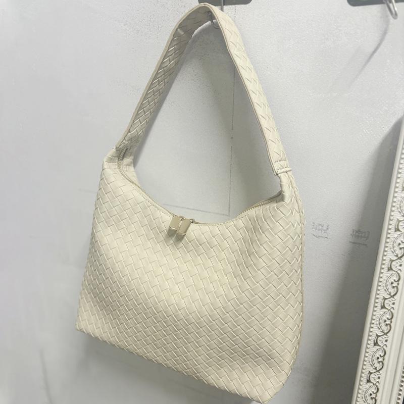 

Korean New Design Knitted Bag Large Size Capacity Tote Bag Women s Single Shoulder Underarm Bag Fashionable Versatile Not Heavy Luxury Portable