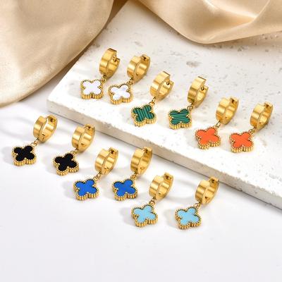 18K altın küpeler titanyum çelik kısa kulak tokası şanslı yonca kulak klipsi üst düzey küpeler