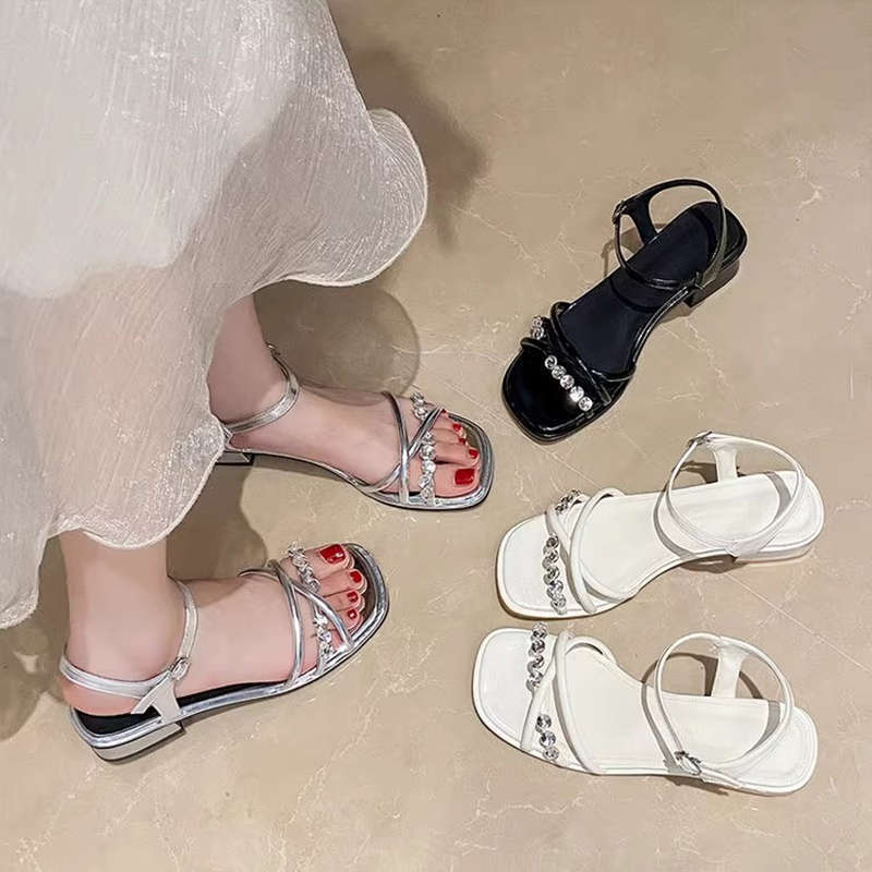 Beautiful high heels thick heel versatile fairy wind beach shoes female 2025 summer new French rhinestone open-toed sandals