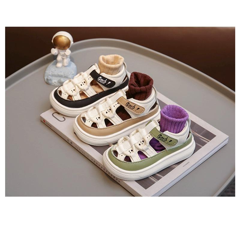 Boys Baotou Sandals Sneakers Summer Hollow Sandals 0-2 Toddler Shoes 1-6 Anti-kick and anti-collision Korean version of beach shoes