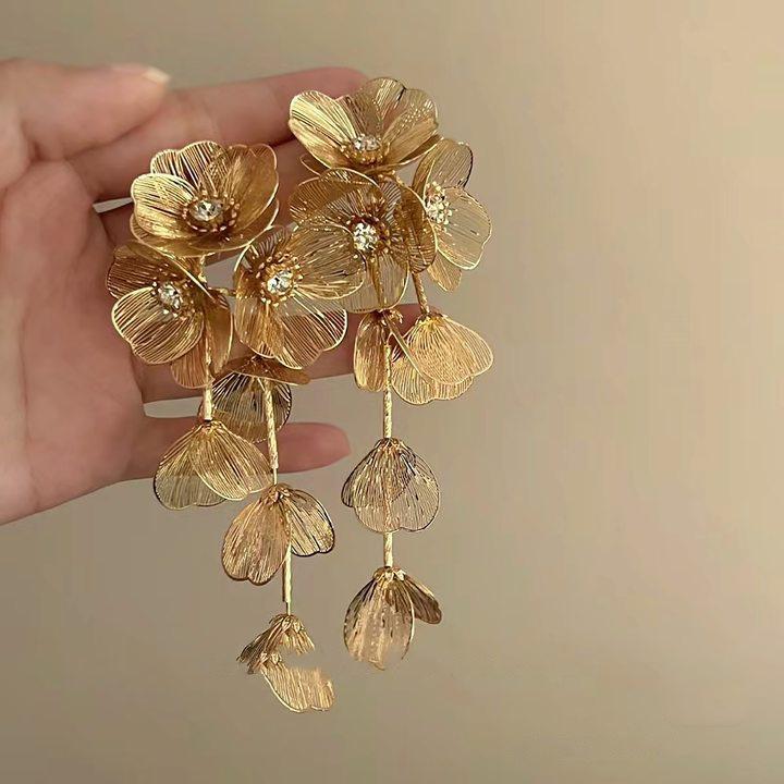 Silbernadel Eingelegte Diamant-Blumenquasten-Ohrringe - Elegante und Modische High-End-Stecker mit Einzigartigem Design