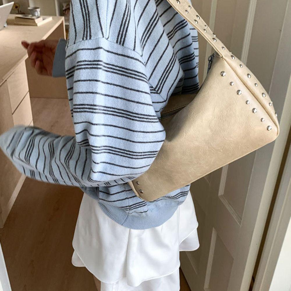 French Retro Rivet Handbag Spicy Girl Style Commuting Shoulder Bag Pillow Underarm Bag  Winter