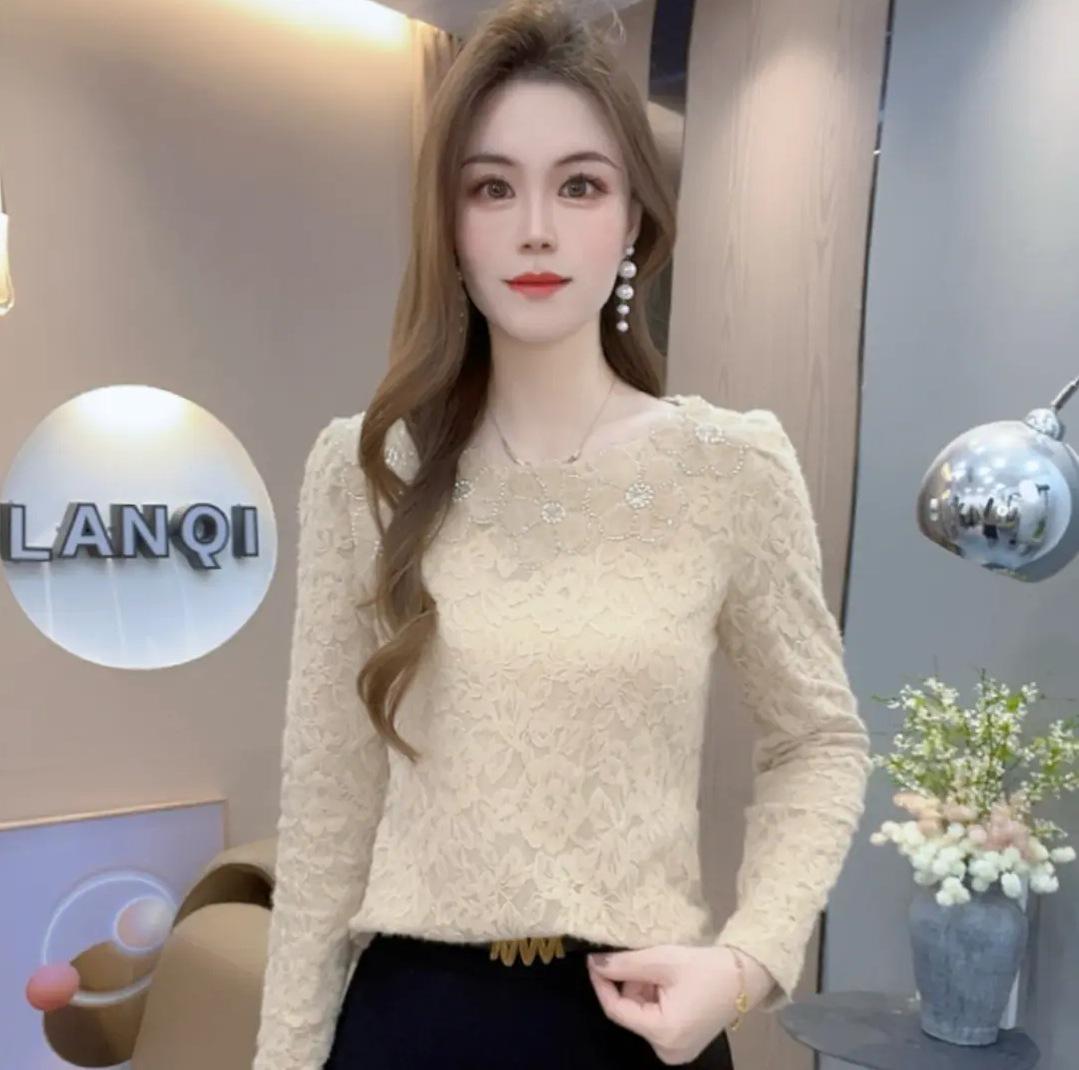 

Korean Lace Patchwork Long Sleeve T-shirt - Elegant Plus Velvet Base Layer 2025 Autumn/Winter for Women. M (100-110 Jin)