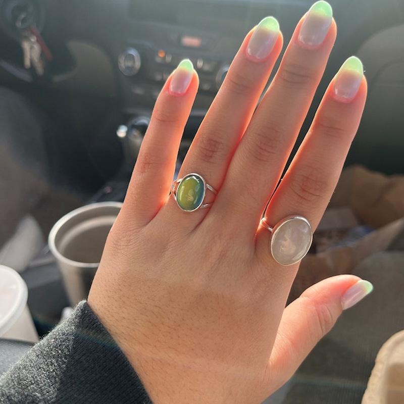 Retro Oval Engagement Ring with Color-Changing Stone