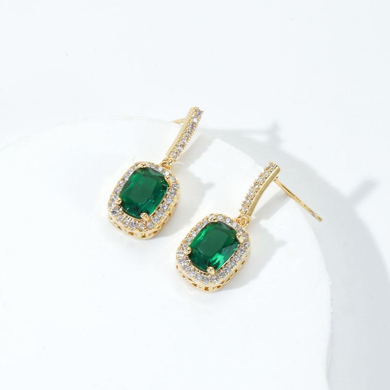 Trending Hollow Leaf Stud Earring Fashion Party Exaggerate Minimalist Earrings Jewelry For Woman Gifts New