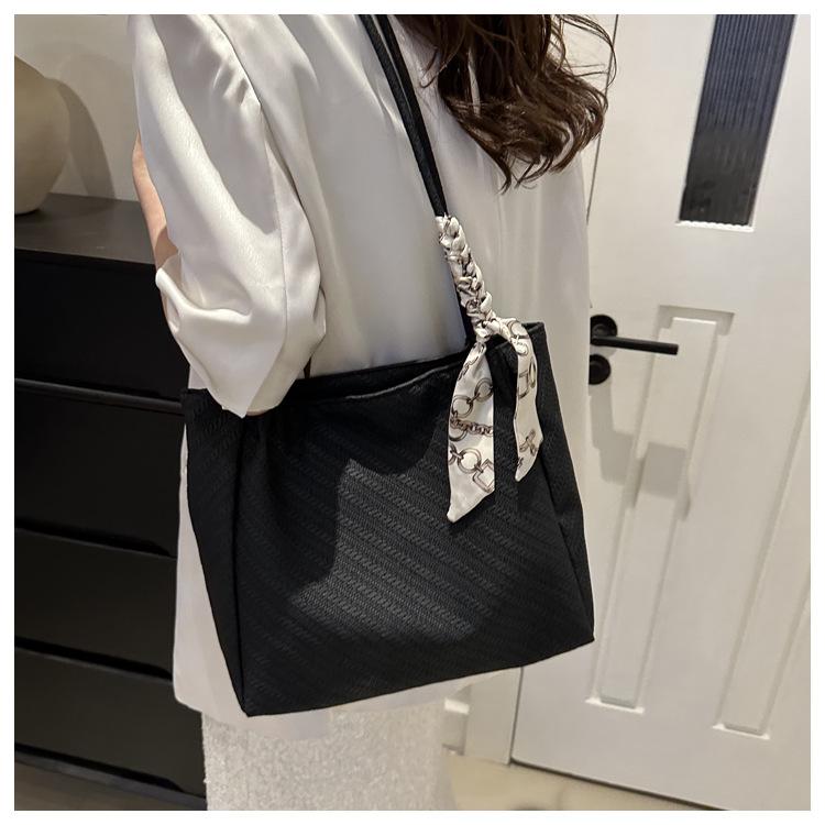 

Premium sense of foreign style large capacity bag 2025 new women s bag fashion commuter shoulder bag summer popular tote bag