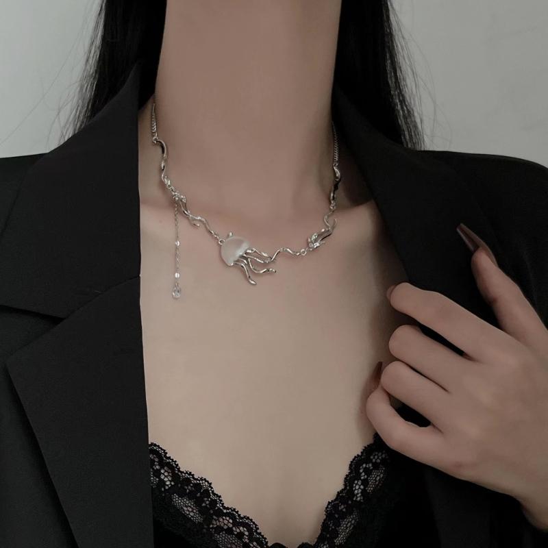 Jellyfish Shape Necklace/Earrings Delicate Decorative Jewelry Accessories Lightweight Jellyfish Pendant Necklace/Earring