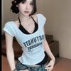 Trendiges schulterfreies Neckholder-Top: Schickes zweiteiliges Illusion-T-Shirt für junge Frauen - Vielseitiger, süßer und verjüngender Sommerstil.