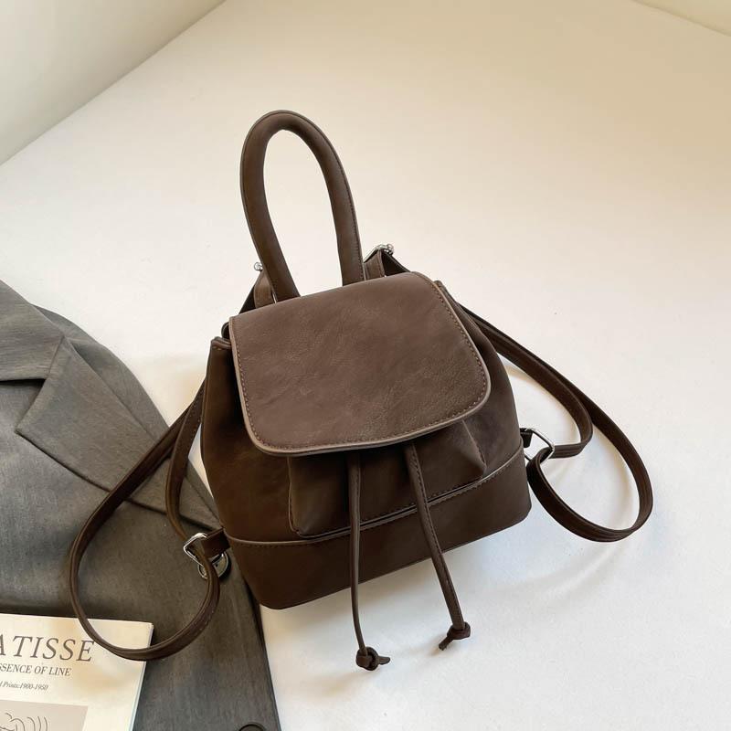 Dual Shoulder Bag, Commuter Backpack, Girlish and Versatile Handbag with a Water Bucket Design