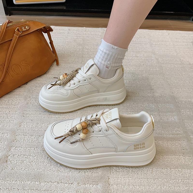 Thick-soled non-slip little white shoes women's autumn 2025 new fashionable versatile and comfortable sports and leisure small board shoes