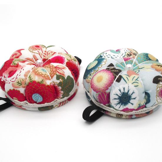 DIY Handmade Pumpkin Wristband Needle Holder Retro Pin Cushion Sewing Tools