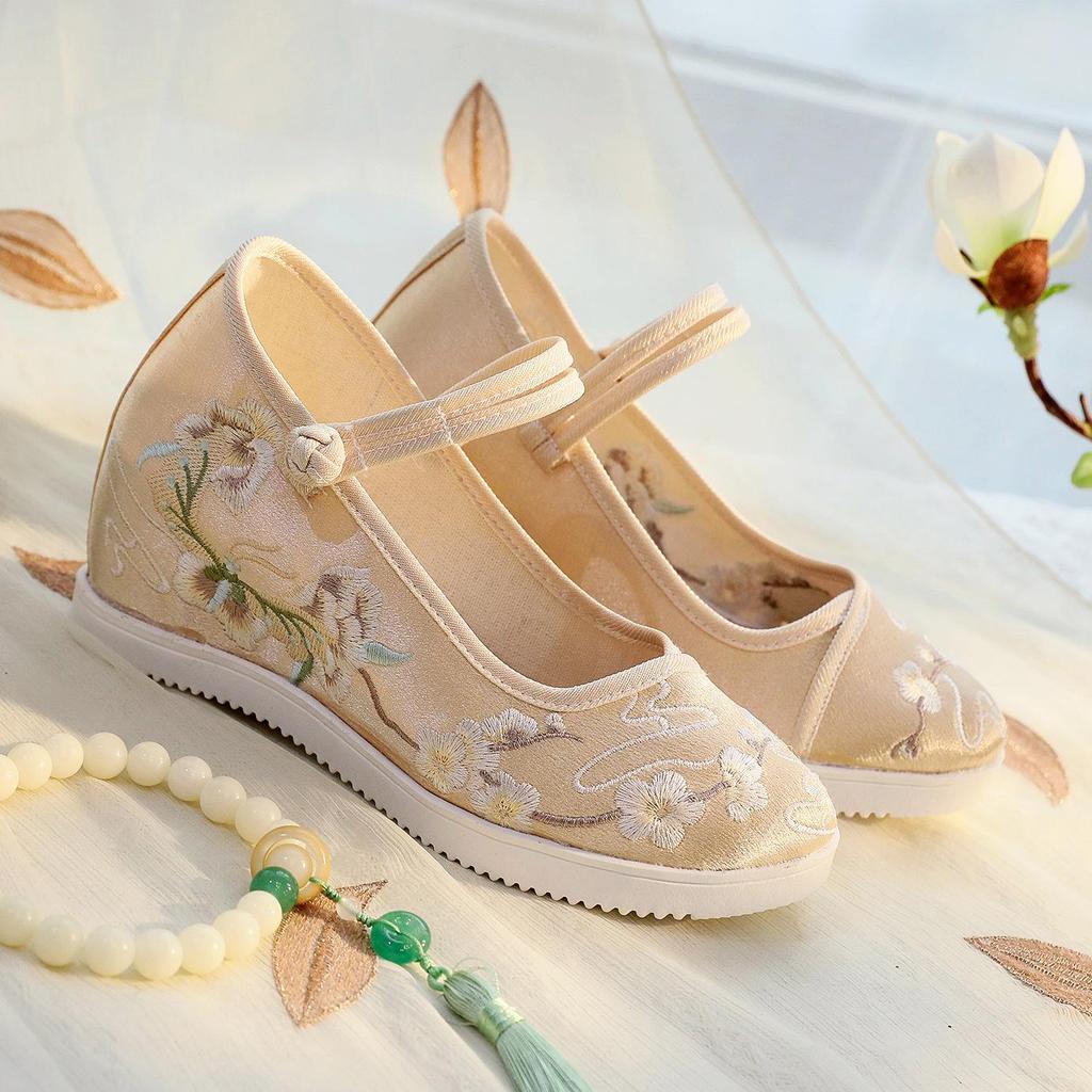 [Jade Butterfly] 2024 Embroidered Women's Round Toe Hanfu High Heels - Old Beijing Style with Inner Heightening and Thick Sole.