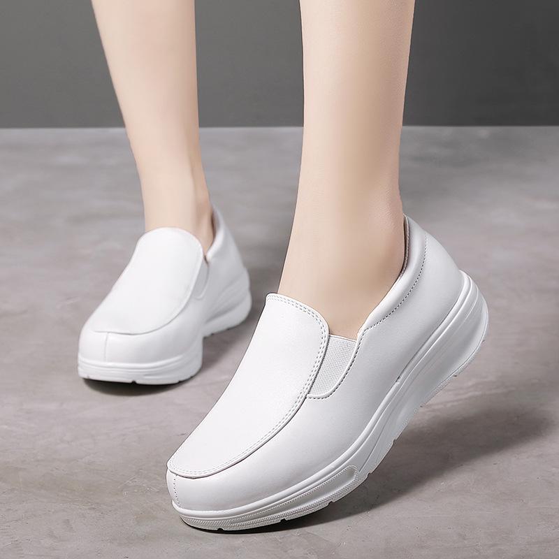 2023 Women's Plus Size Casual White Nurse Shoes for Outdoor Travel and Sports