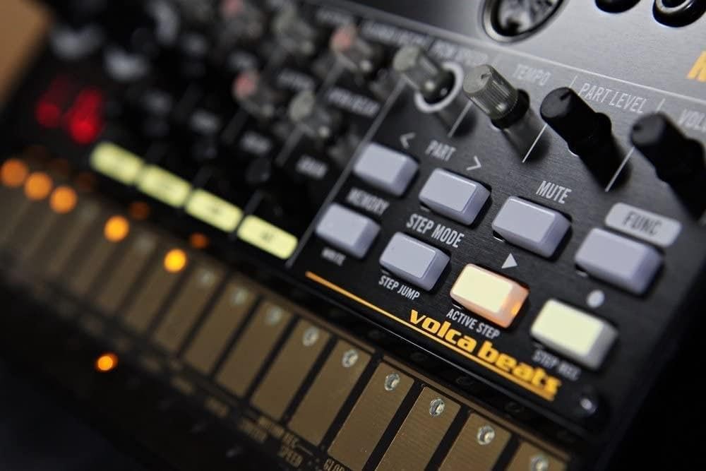 KORG Volca Beats Analog Rhythm Headphone Compact Size for Use Machine 16-step Sequencer, Battery-powered, Built-in Speaker, Compatible, Anywhere.